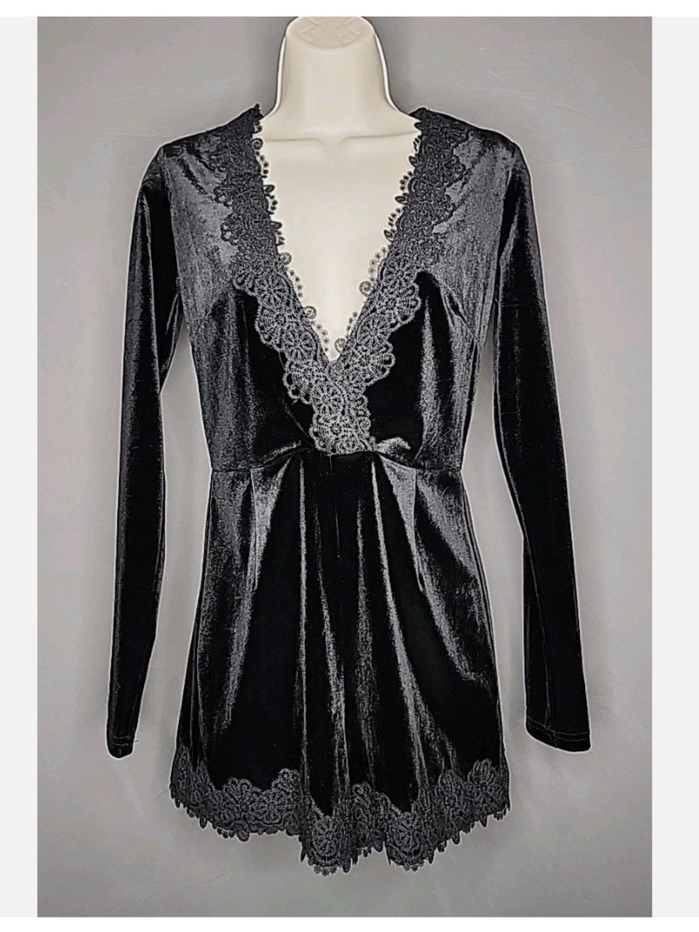 Cotton Candy LA Long Sleeve Deep V-Neck Velvet & Lace Romper - Black - Small